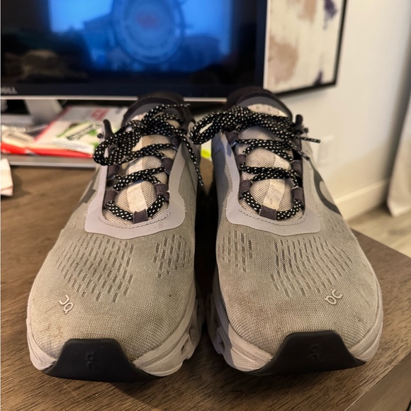 On Cloud Running Cloudmonster Sneakers - Men’s size 10 - Grey and White - Picture 5 of 16